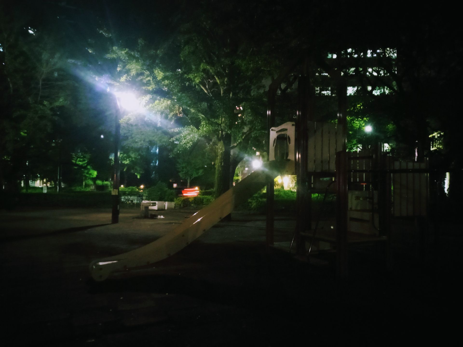 夜の公園 3